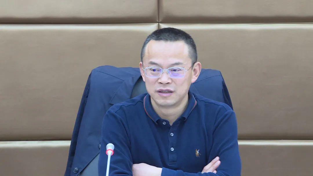 祝邦文主持召开泸定十七届人民政府2020年3月县长办公会议