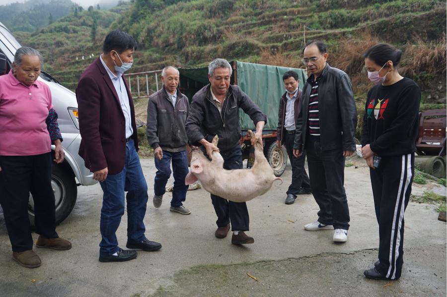 乐昌市总工会用心用情精准帮扶决战决胜脱贫攻坚