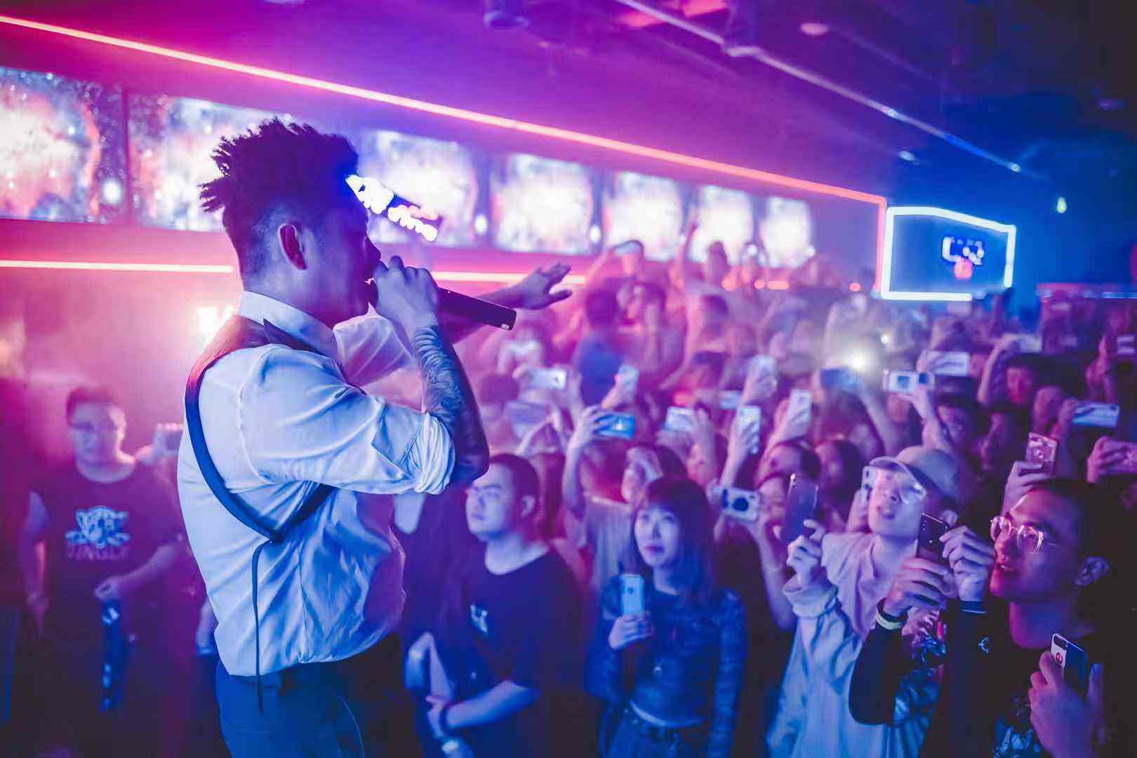 野狼disco与香港之耻红遍综艺的野狼disco对粤语是一种侮辱