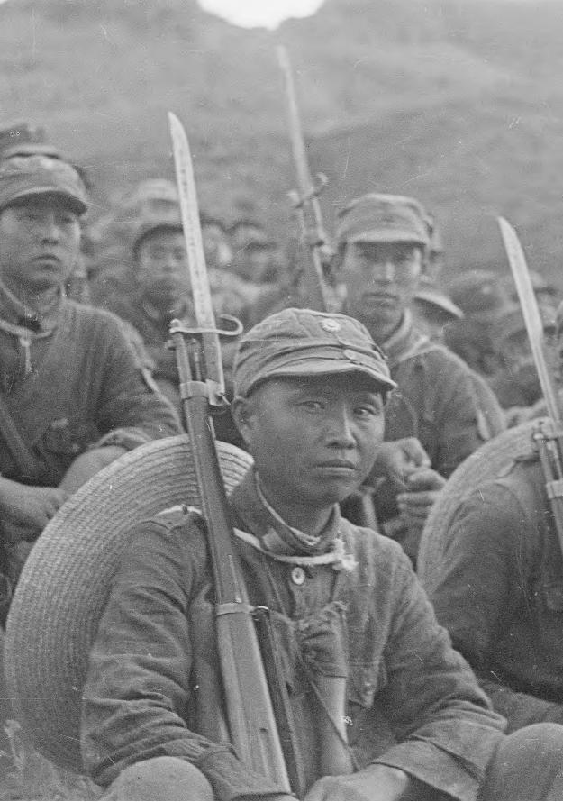 8位八路军战士单兵照,个个帅气,胜过电视里任何一位小鲜肉