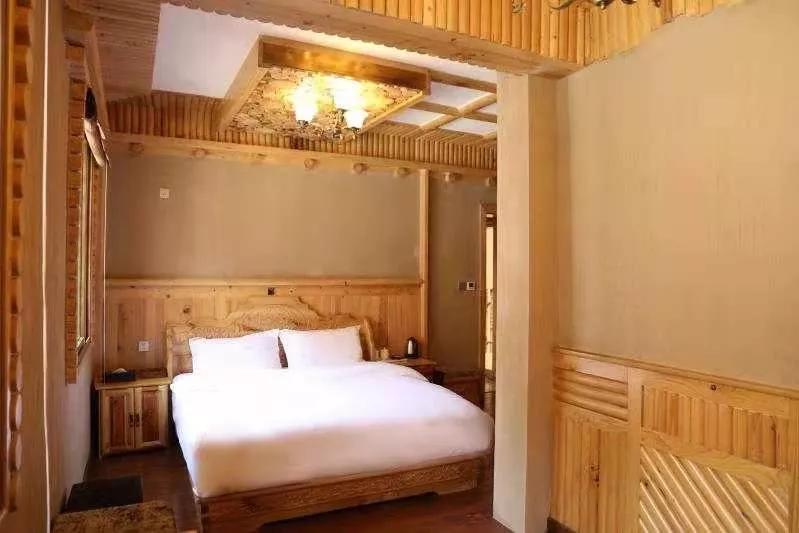 黑水县羊茸哈德住宿黑水住宿民族藏寨