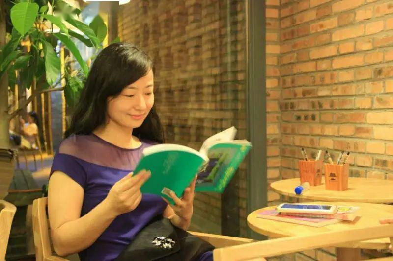 姓名:曹丽君直播时间:2020年3月31日20点—21点景德镇市第七中学英语