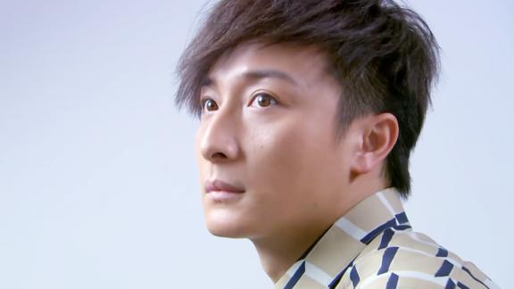 双生花俊飞去见被白胜抓的人不料却被堵在屋里出不去真惊险