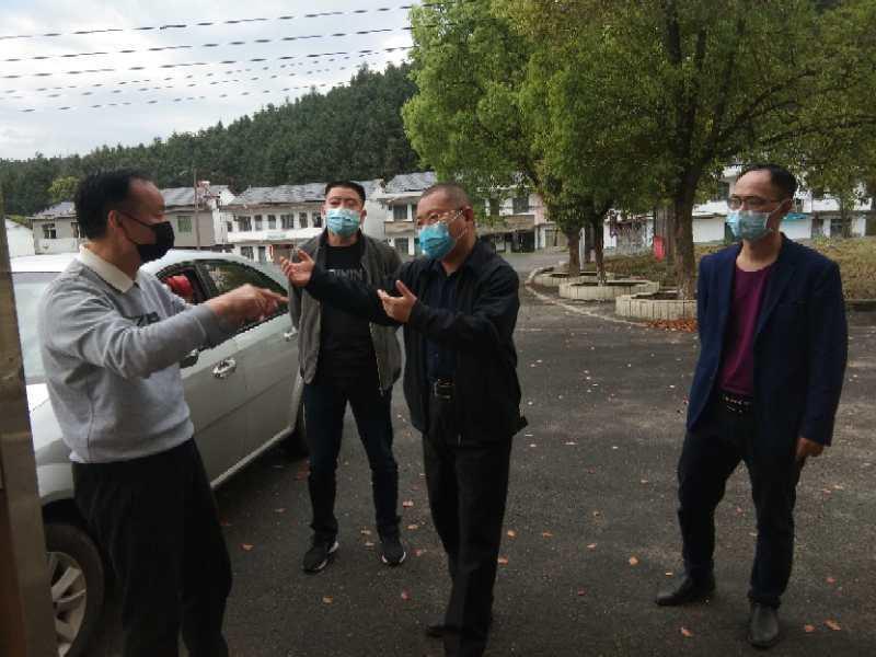区教体局领导莅临良山中小学督导疫情防控和复学工作