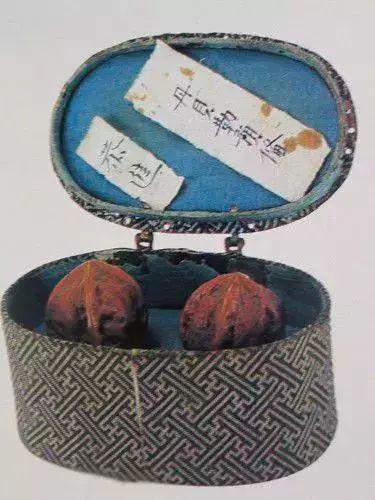 太监盘的核桃,一对号称价值一个亿?