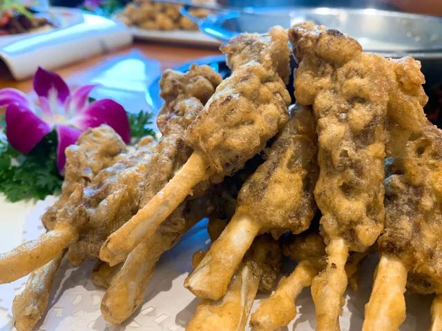 开在鞍山的岫岩非遗美食老字号,40年只为一碗羊汤