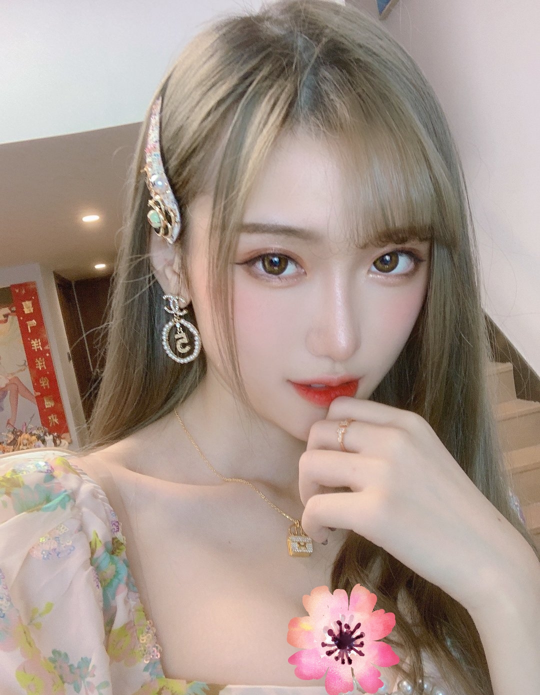 腐团儿一直是网友比较关注的几个知名主播之一,并且