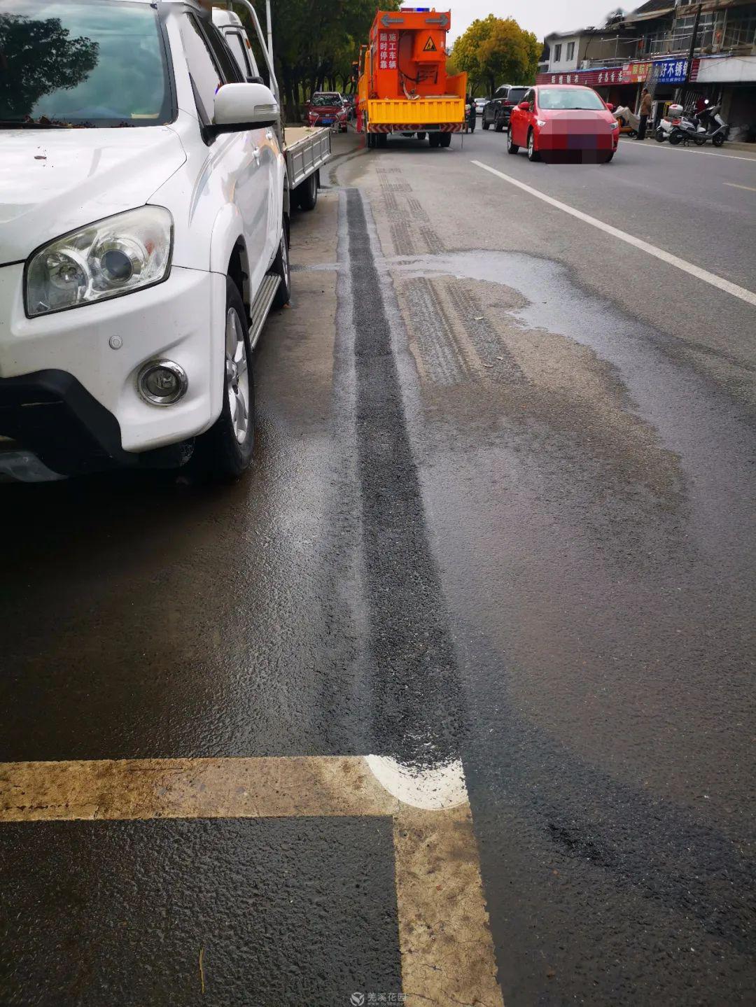 环城西路这里停车位有变化