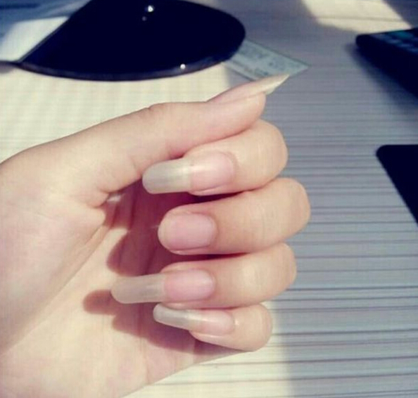 女同事让我看他的指甲有多长女娲补天,牛蛙补肾,记得多吃点女汉子是