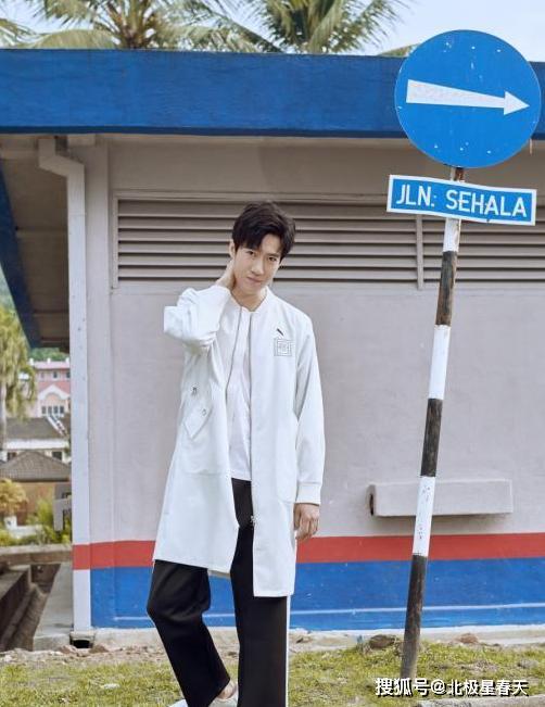 他被称为"治愈系男声",是电影里的"娘娘腔",台下帅气温柔_常远