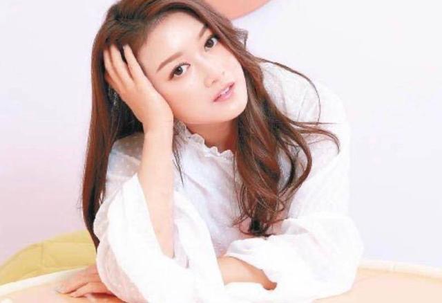 tvb小花与男友同居却最后抵不过7年之痒_钟晴