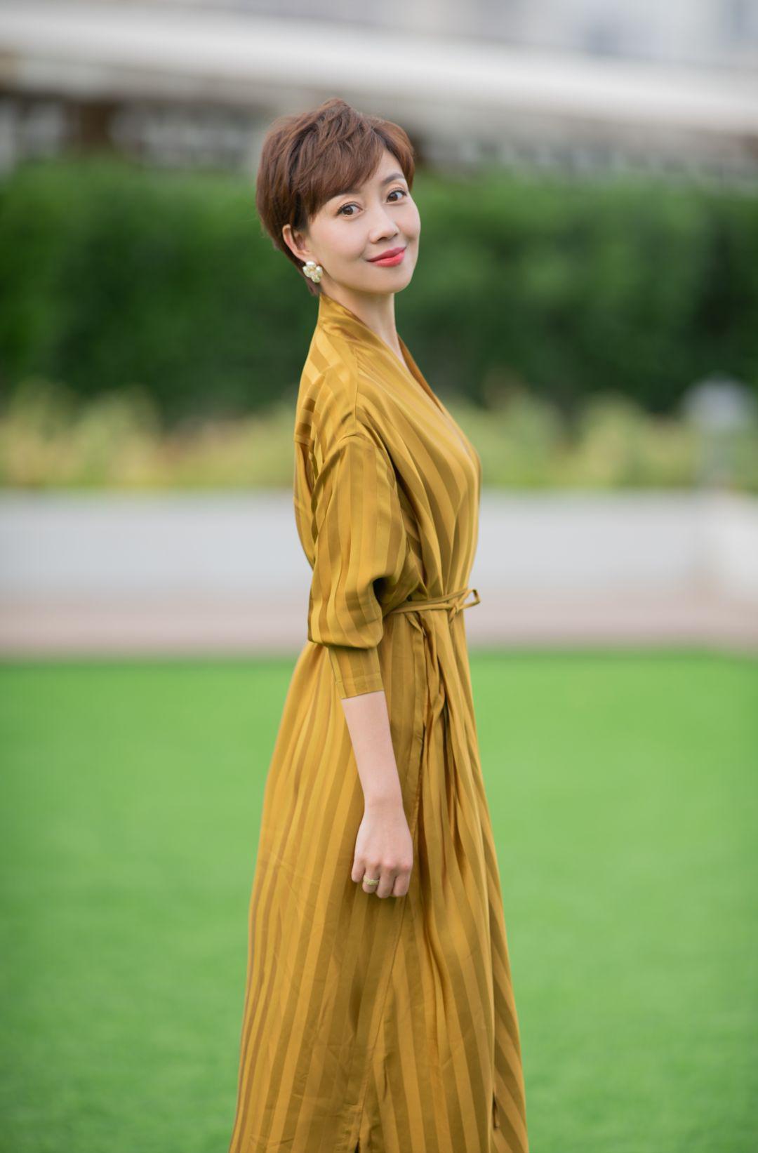 叶子龙上海东方卫视中心主持人 佘雅静上海人民广播电台动感101主持人