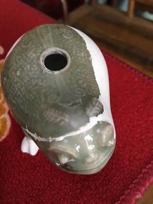 文房撷趣宋代龙泉青瓷蟾蜍砚滴