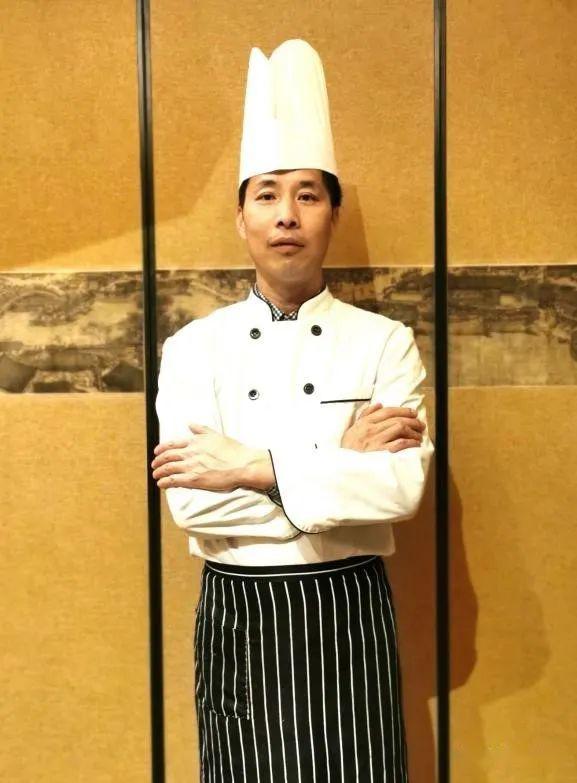房国明浙江高级烹饪技师;杭州殊胜龙井酒店厨师长;15年私房,会所厨艺