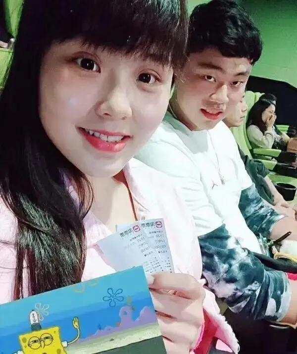 岁的李月汝已经有男朋友了,她男友是一名2米18的男篮中锋,名叫赵明义