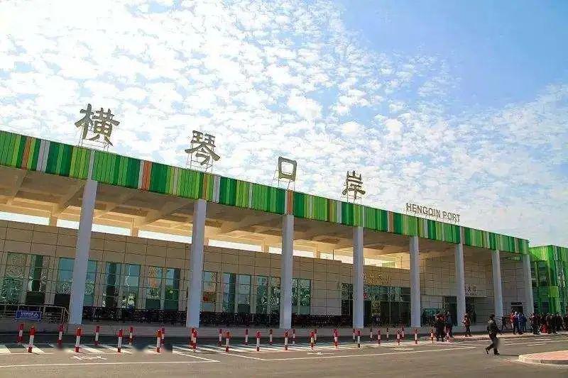 横琴口岸,是一个旅检24小时不间断运作的对澳陆路口岸,也是内地供澳