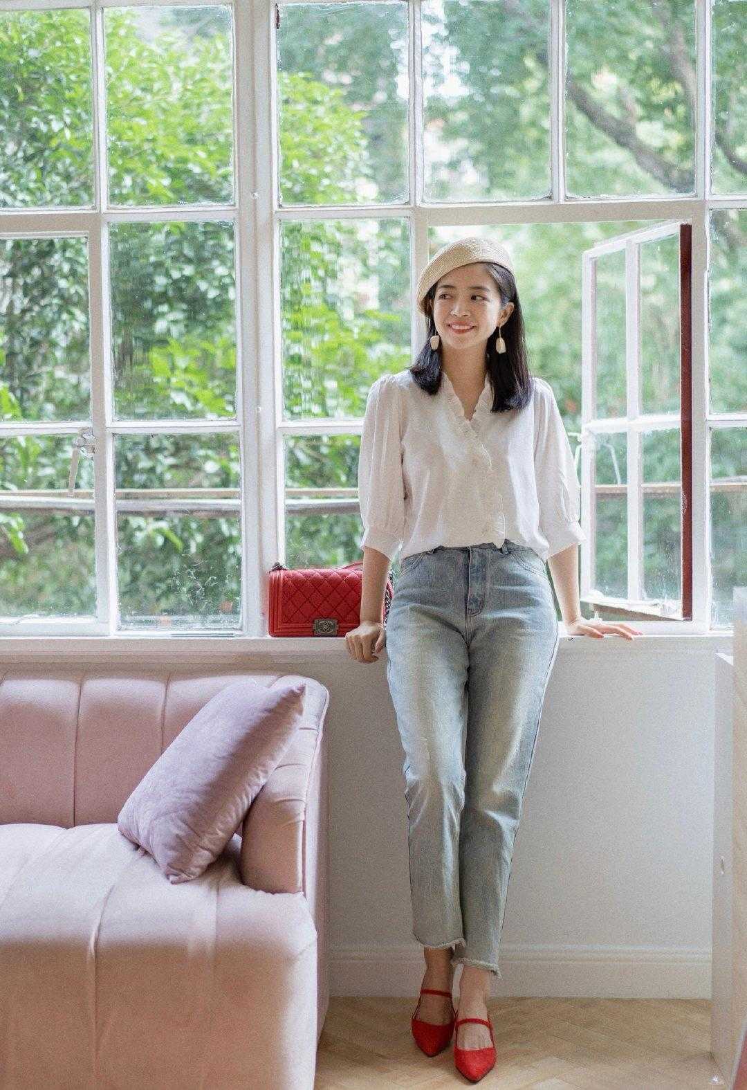 三木日常穿搭女神范十足白衬衫搭配牛仔裤高级大气贵气感十足