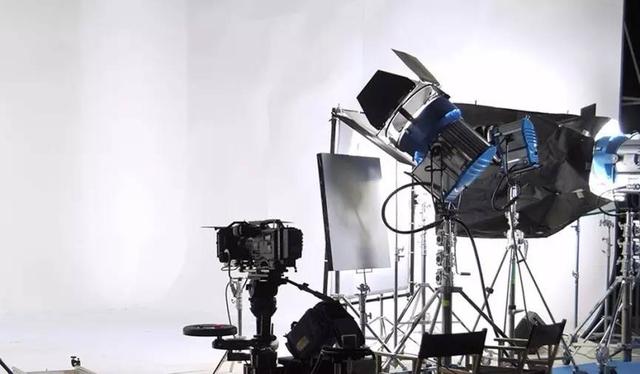 科普一文看透剧组常用照明设备的色温–山东济南上山传媒