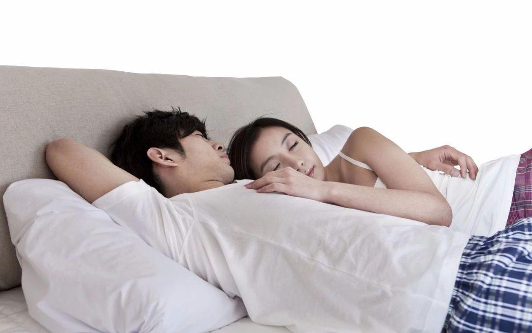 无论是夫妻还是情人,感情保持长久的秘诀,是关上房门,做好以下3件事!