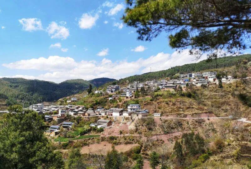 动态州委宣传部到弥渡县红岩镇清水沟村开展脱贫攻坚百日总攻坚行动