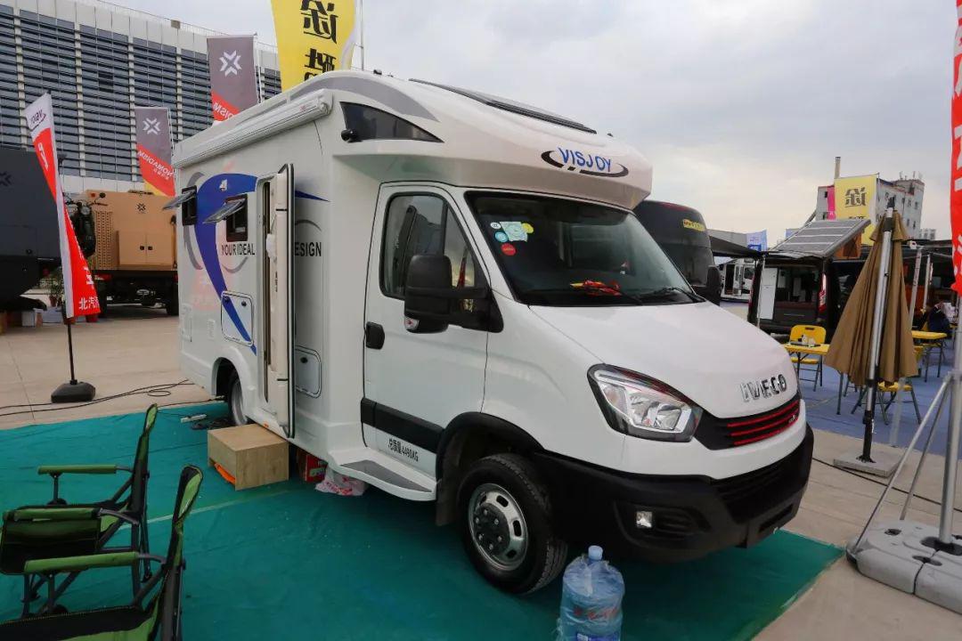 威士捷依维柯8at小额头c型房车舒适出行从这里开始