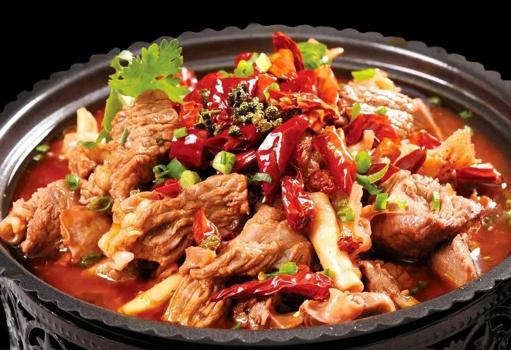 麻 辣 火 锅 鱼火锅鸡,口感麻辣,口味极佳!