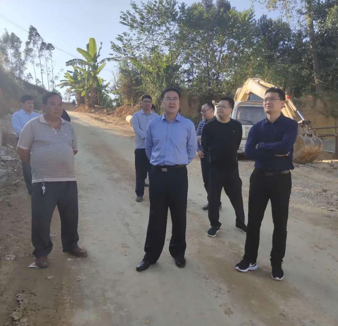 在副县长,公安局长潘新峰的统一指挥下,浦北县生态安全局,县水利局,县