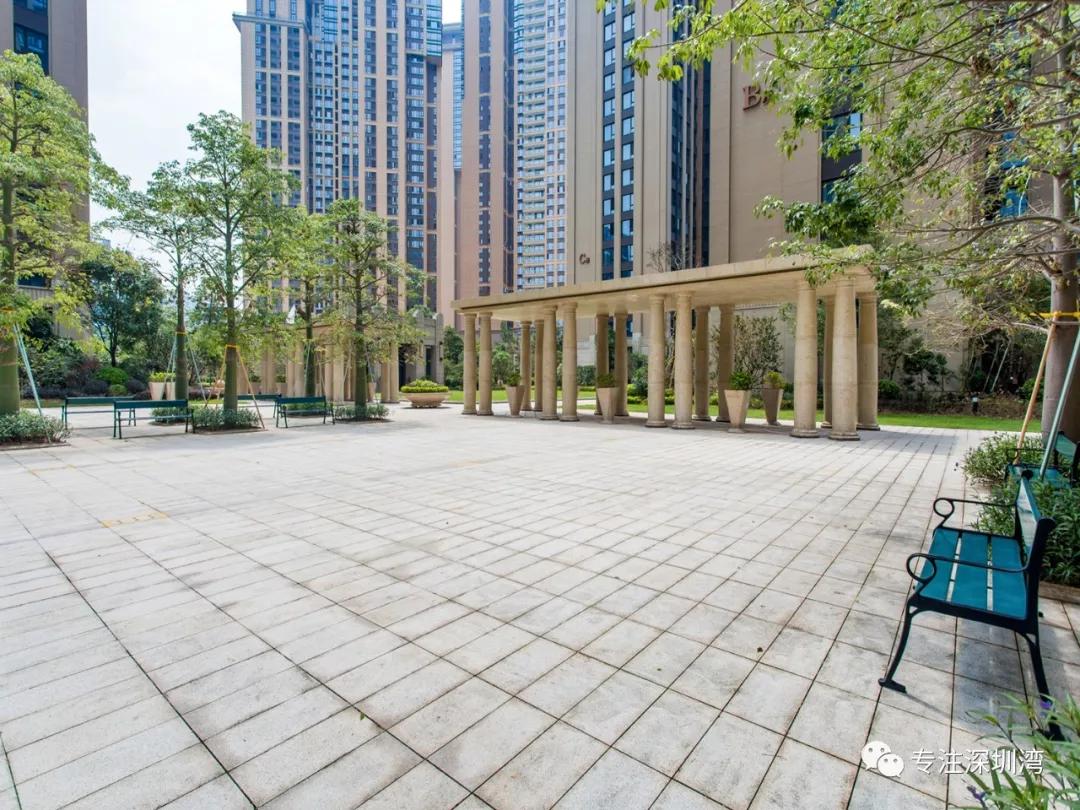 汉森·吉祥龙地处后海滨路与工业七路交汇处,地处深圳湾中轴位置,项目