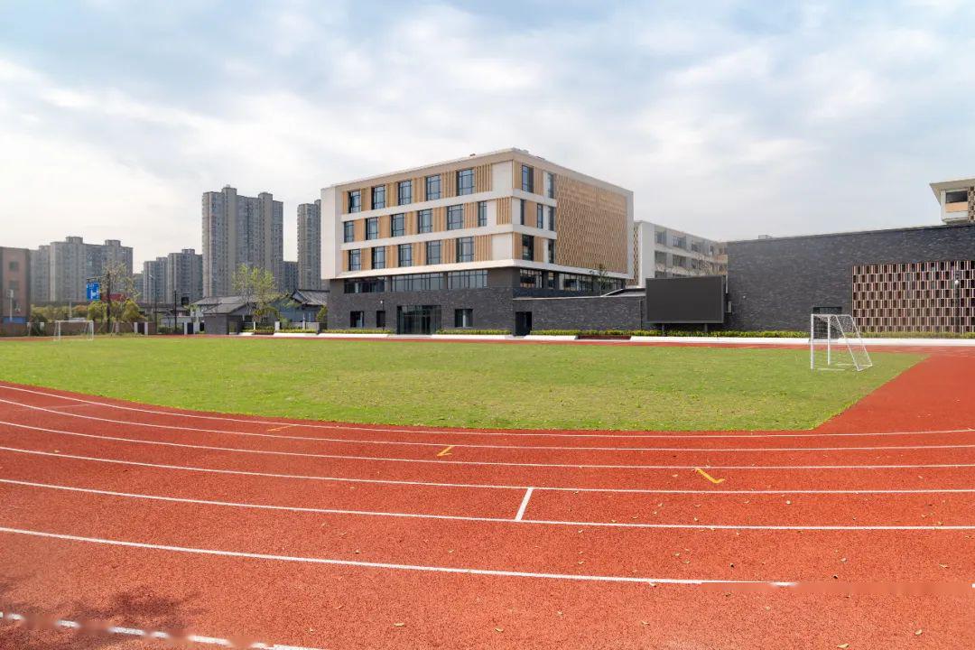 美翻了临平此地又多了一所新学校今年将投入使用