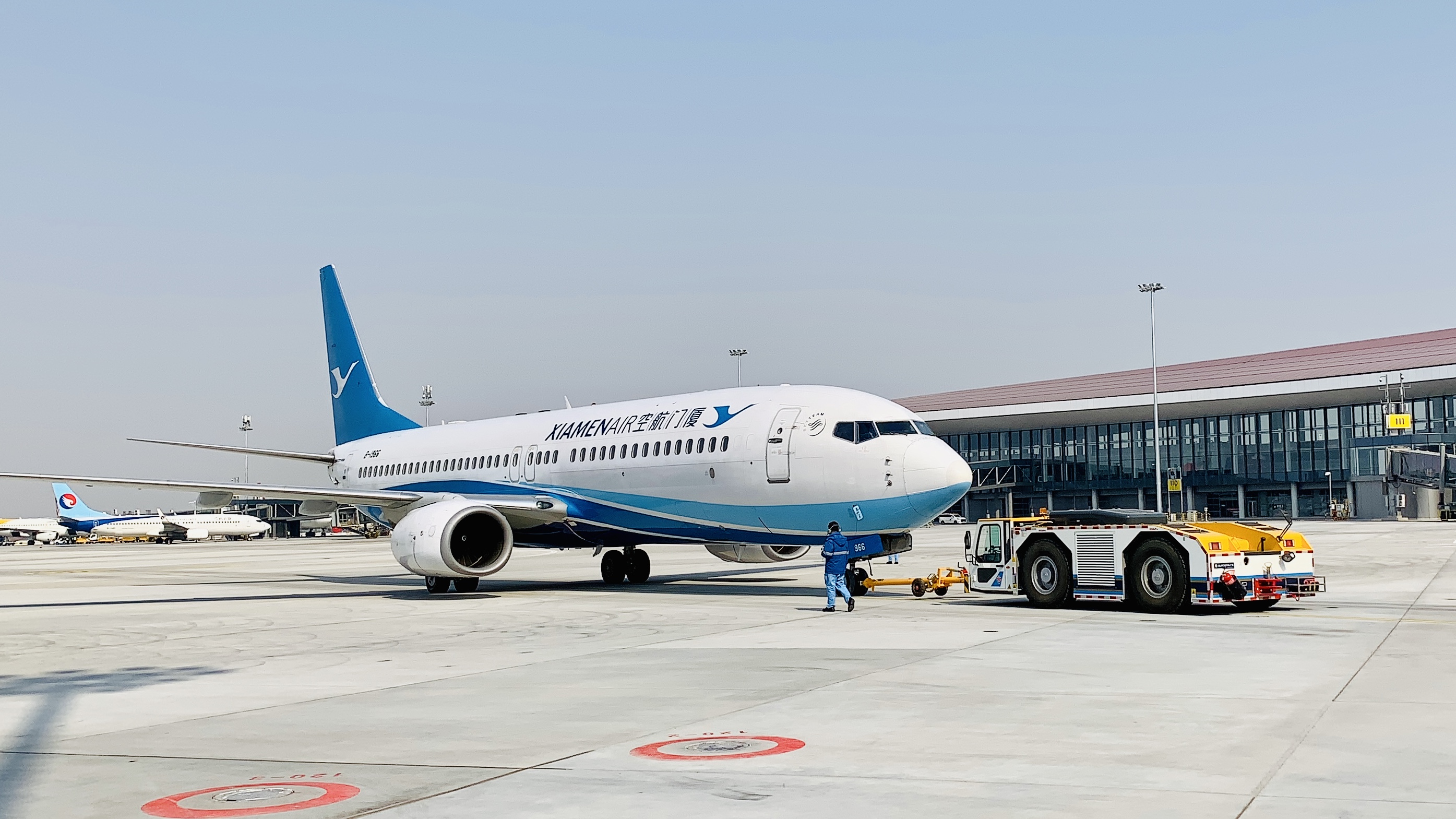 华北空管局保障大兴机场航班转场厦门航空一次性转场大兴