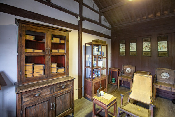 最让我惊喜的,是王国维先生的书房,作为一名学者,书房无疑是王国维