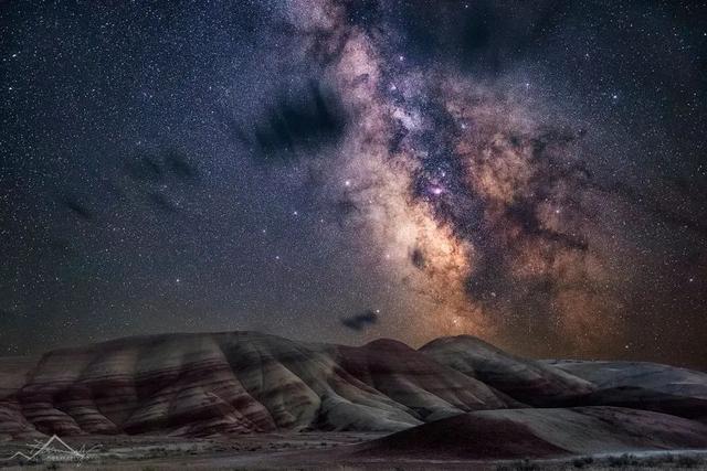 俄勒岡旅行畫報夜空下的浩瀚星辰告訴你希望在前方