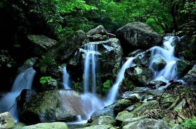 位於萍鄉市武功山風景名勝區萬龍山鄉