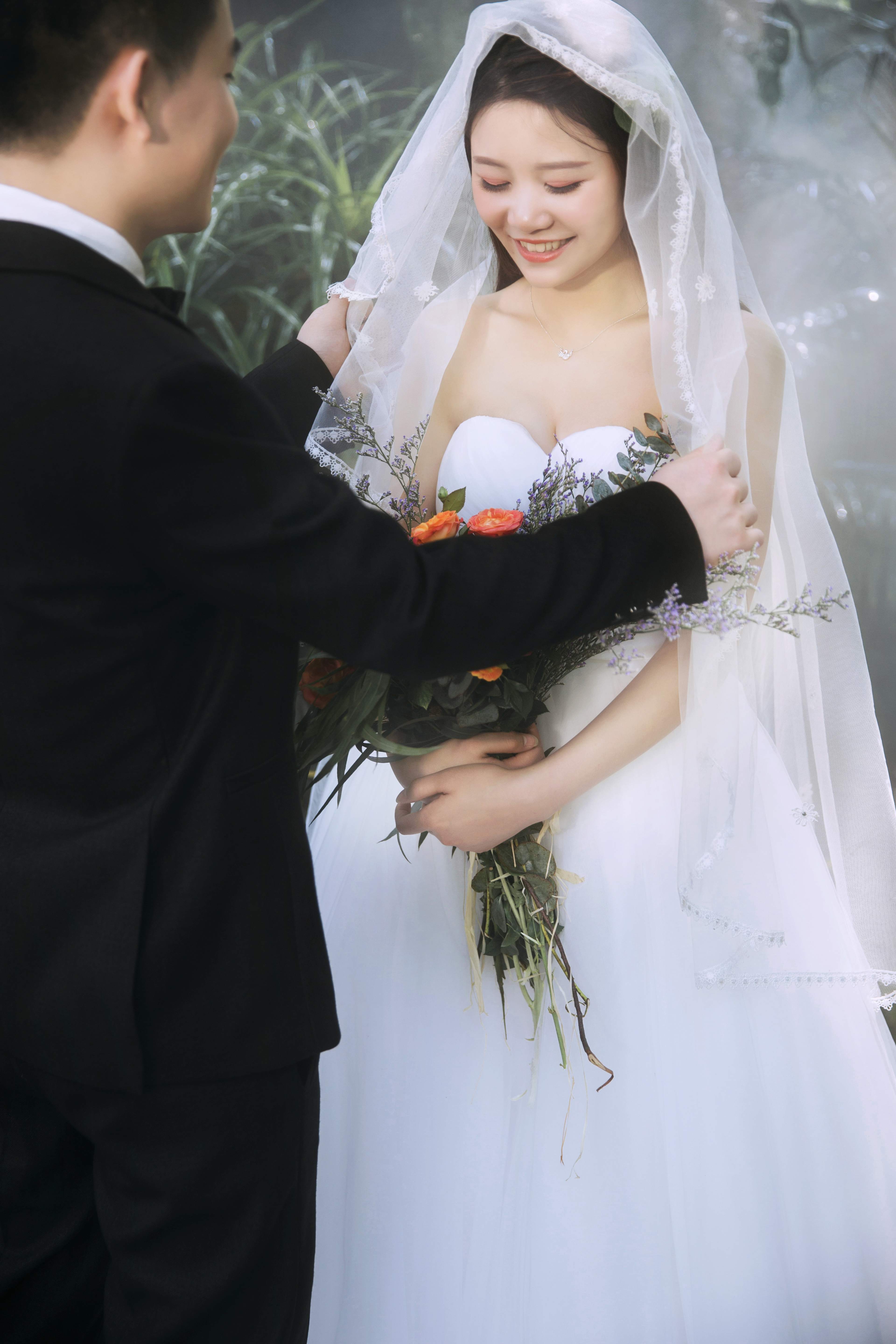 安利几招拍婚纱照姿势让厦门旅拍更加完美知名摄影机构亲传