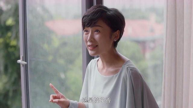 比如《恶棍天使》中的地下旅馆老板娘郭思思,比如《情圣》中男主角