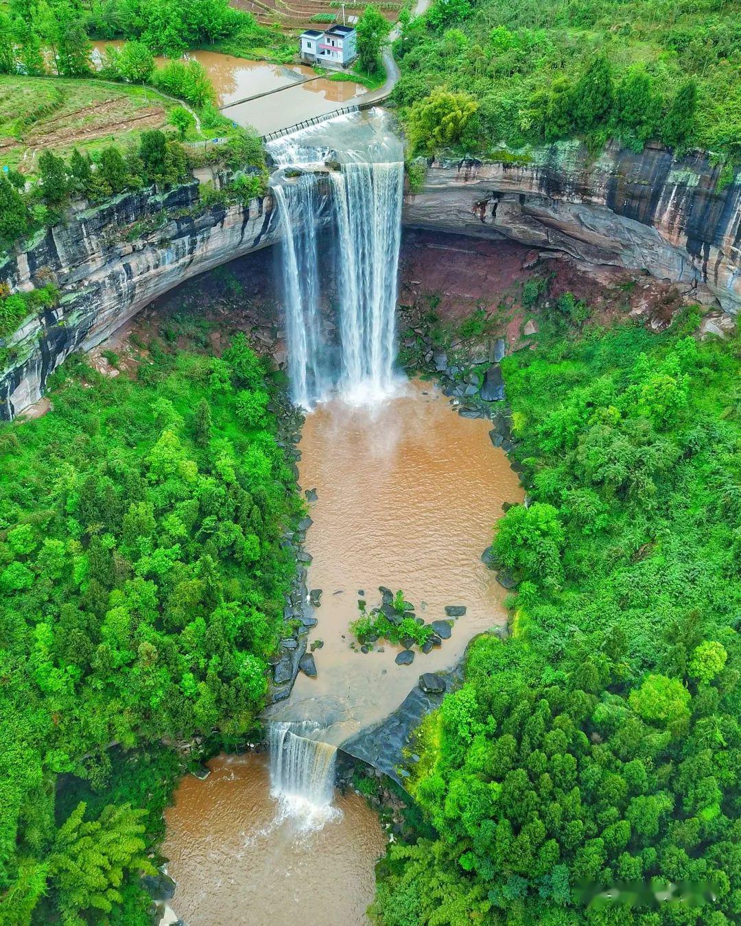 图片昨天的飞龙洞瀑布真的