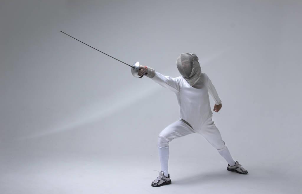 击剑——可以陪伴你一生的"伙伴"