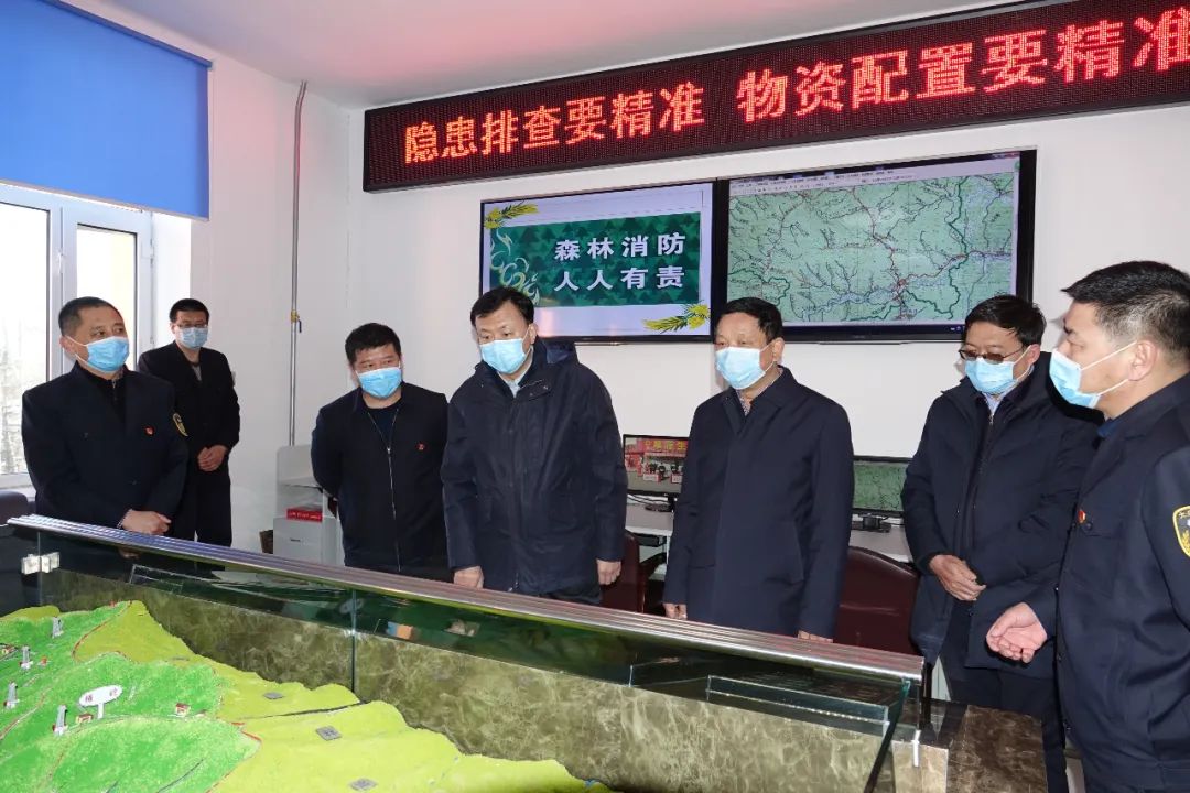 大兴安岭地委副书记行署专员林管局局长张宝伟到塔河县实地调研