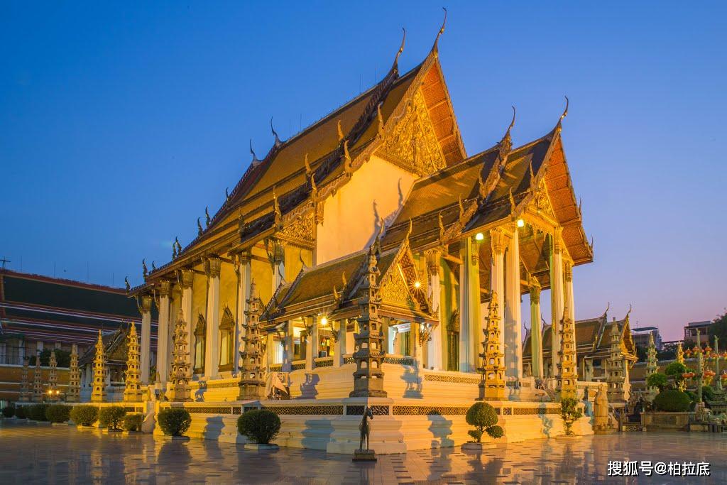 曼谷佛寺:客似云来,披着华丽外衣的宗教建筑