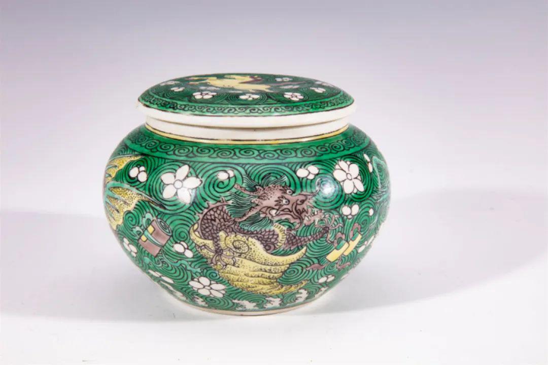 康熙宫廷素三彩新加坡国际首场宫廷拍卖珍品抢先看