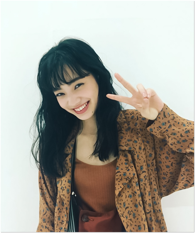 霓虹国美少女小松菜奈厌世长相下的独特时尚写意