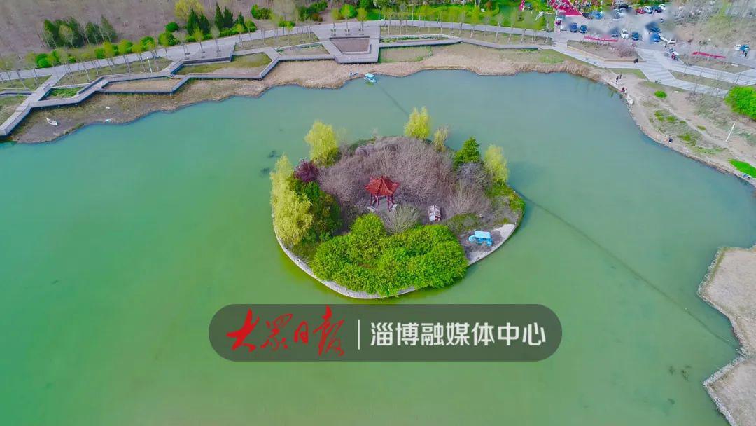 红莲湖公园红莲湖公园是桓台县城乡河流水系建设的重要组成部分,公园