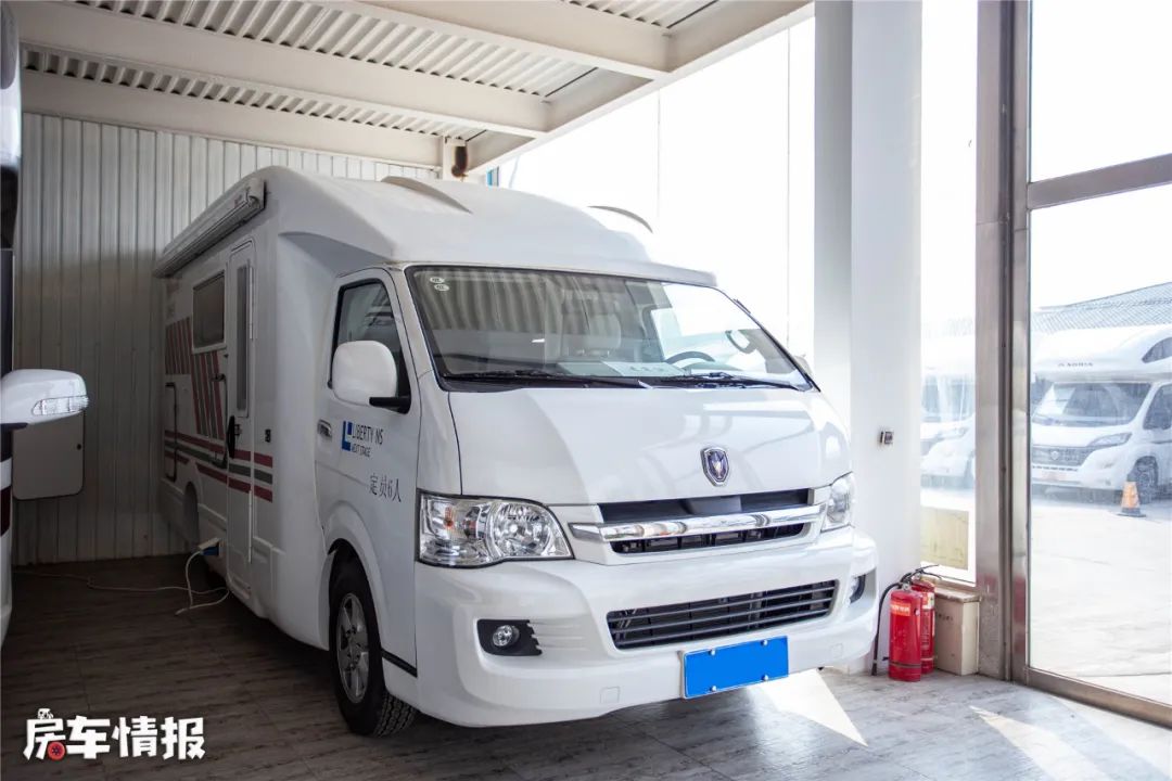 包牌价18万的金杯大海狮房车3张床能住4口人汽油动力真心实惠