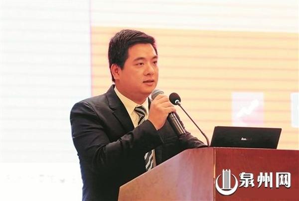 式管理,他有两儿一女,小儿子在国外深造,女婿林科闯曾任三安集团董事