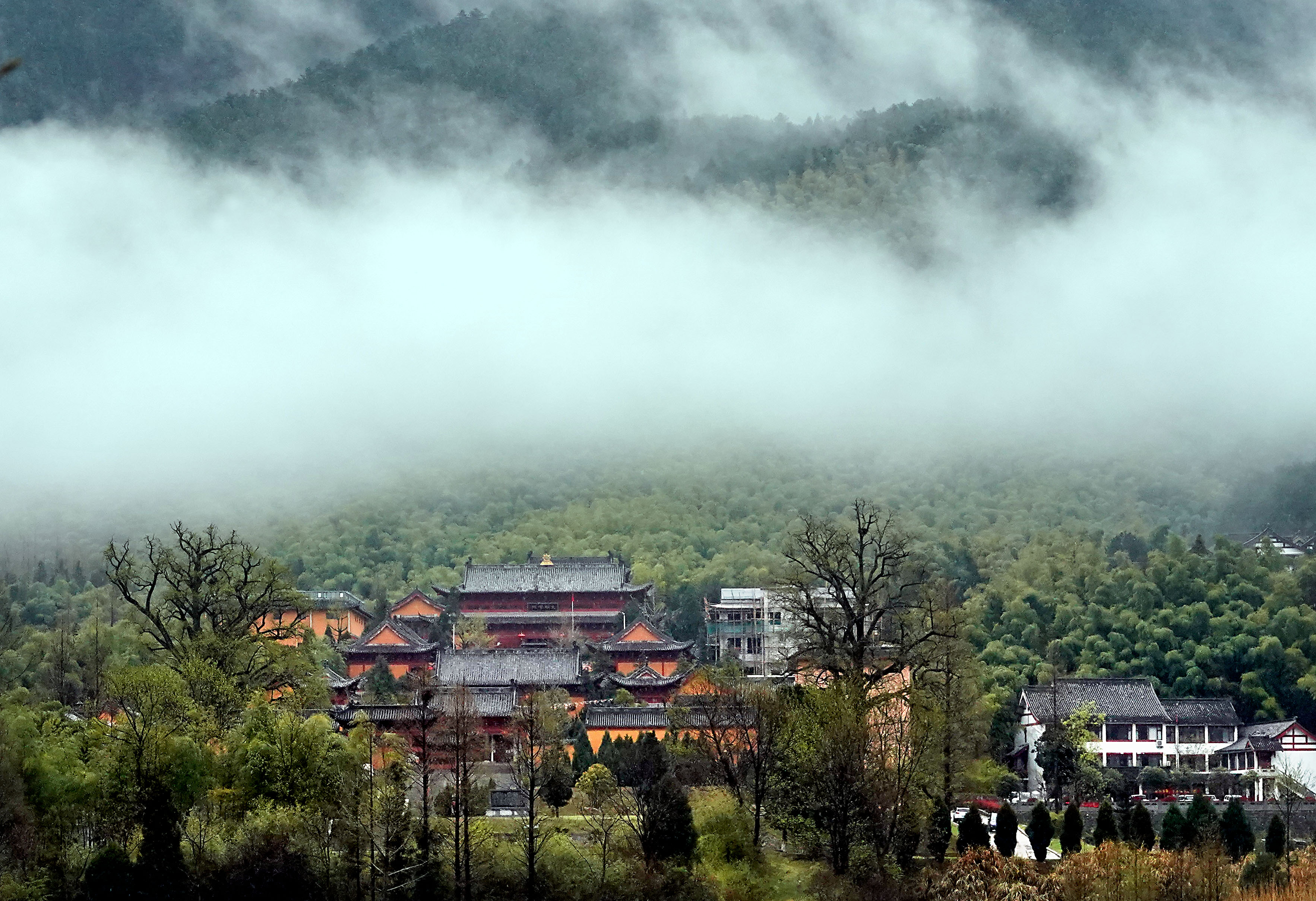 烟雨黄柏山