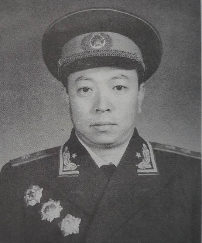 进还是退梁兴初请示林彪回复打不打梁大牙看着办吧