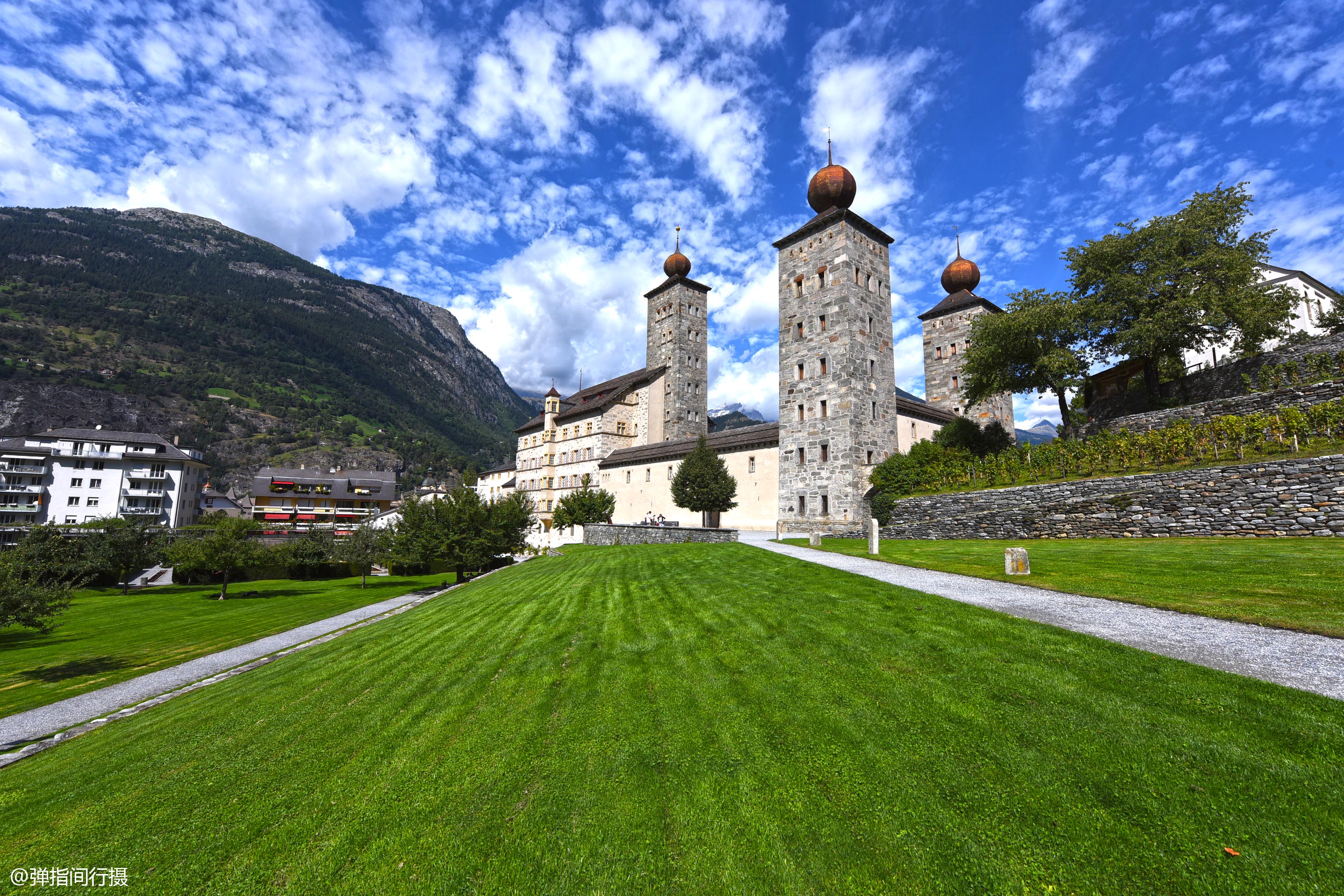 瑞士隐世小城,至今没有红绿灯,却是中世纪以来的富庶之地