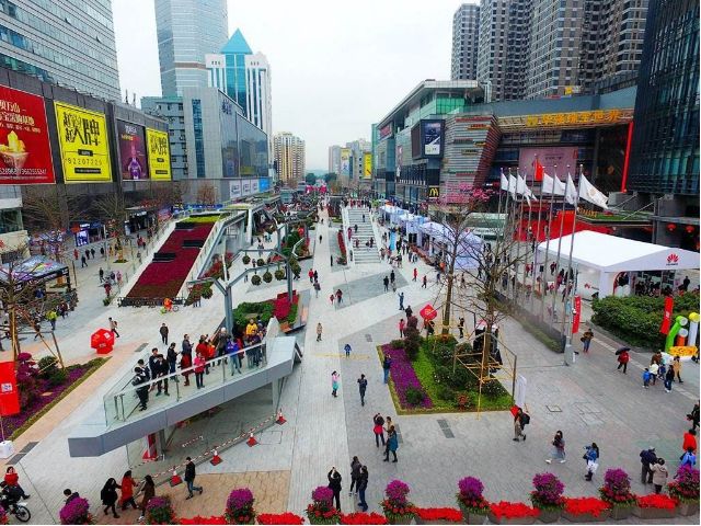 集团在深圳华强北片区推出全国首家shopping mall—华强北铜锣湾广场