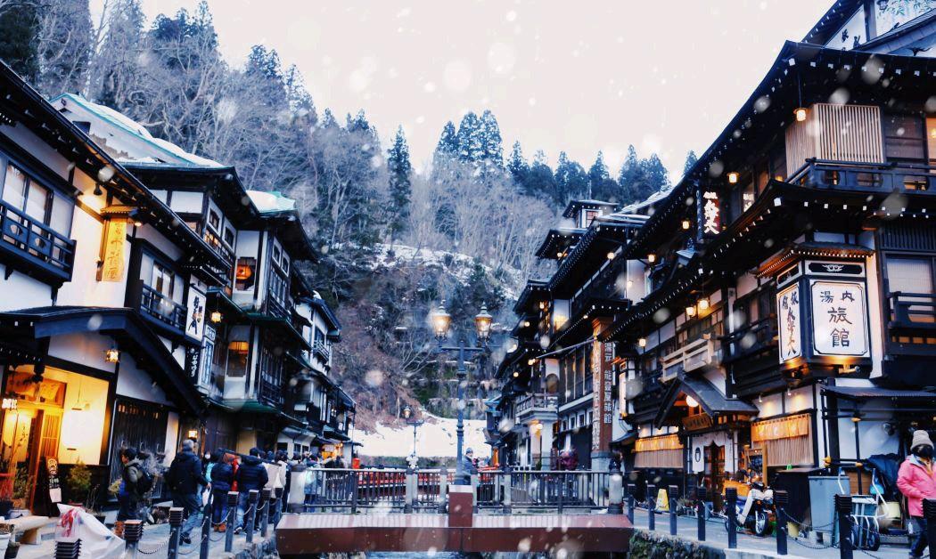 原创银山温泉恍如神界的日本最美温泉街带你领略童话世界的美好