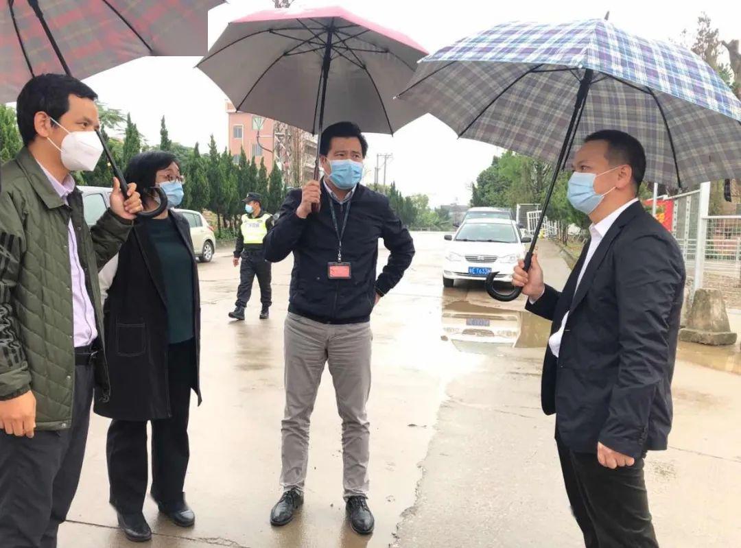 练凌东到勒流大凤岗公益墓园检查指导清明节暂停祭扫工作